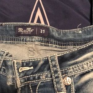 Women’s Miss Me jeans.
